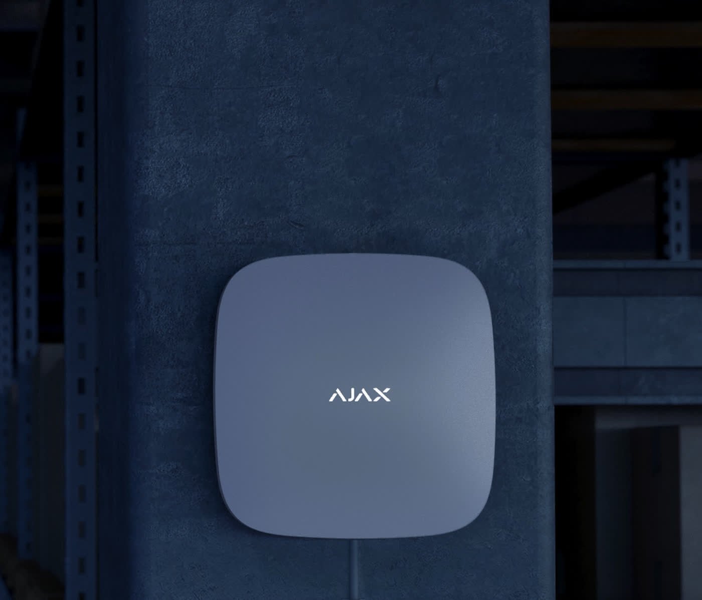 Ajax Hub 2 instalado en interior — fotografía Ajax Systems